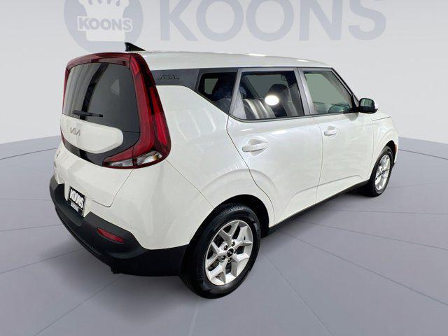 2022 kia soul lx