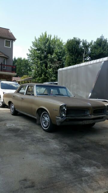 1966 pontiac tempest 4-door sedan