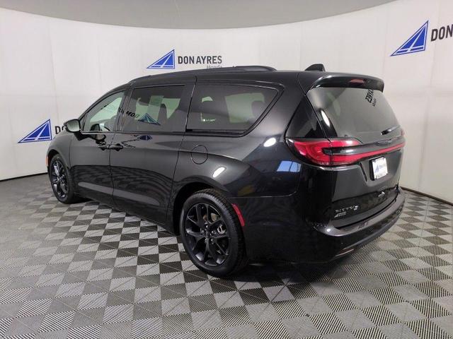 2023 chrysler pacifica limited