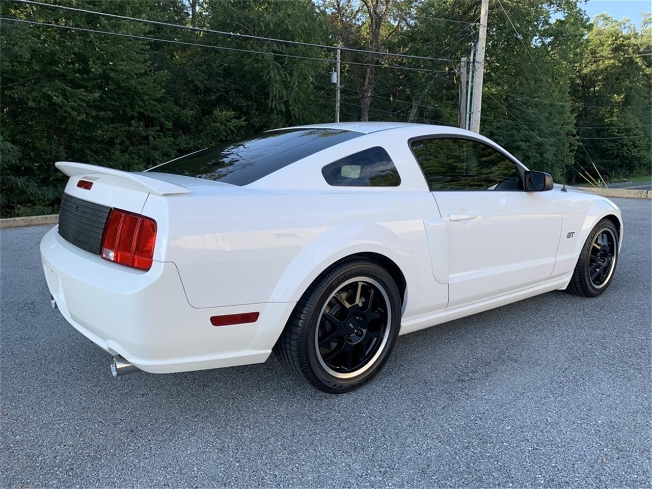 2008 ford mustang