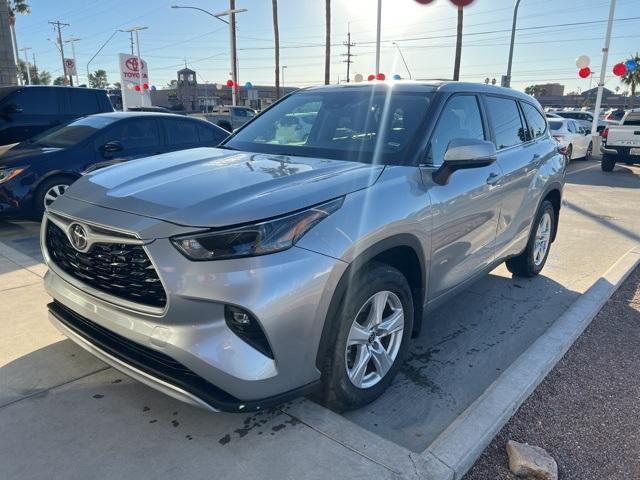 2024 toyota highlander le