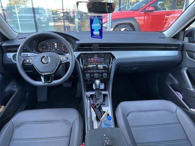 2022 volkswagen passat 2.0t se