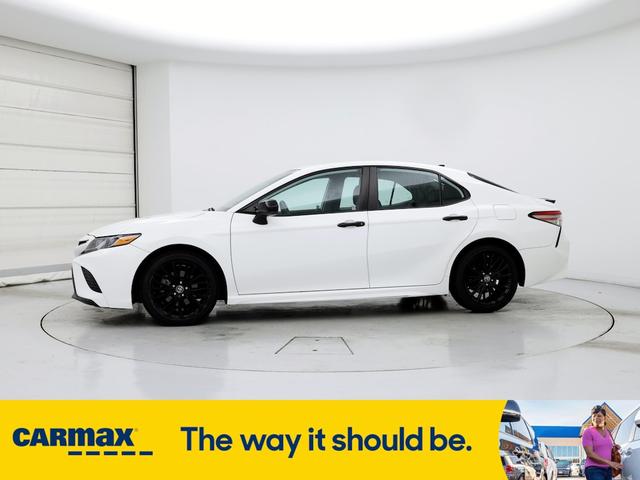 2019 toyota camry se
