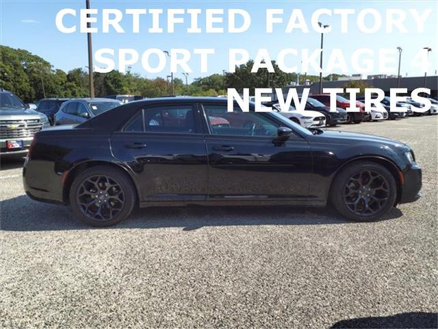 2019 chrysler 300 touring