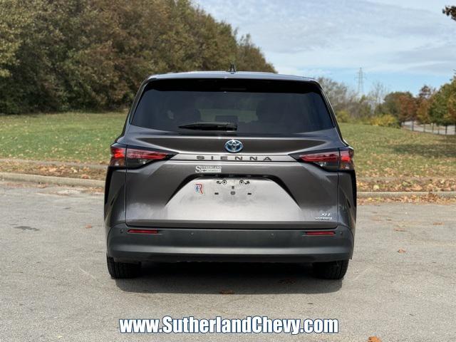 2021 toyota sienna xle