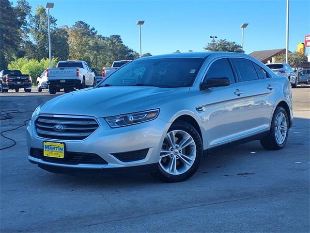 2018 ford taurus se