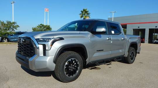 new 2025 toyota tundra sr5 crewmax 5.5' bed 4wd