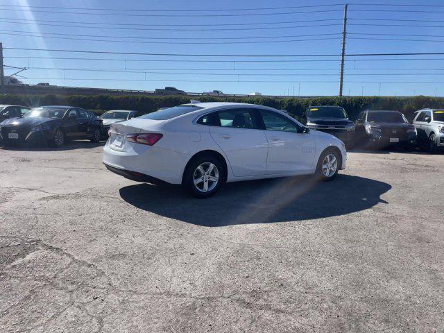 2022 chevrolet malibu fwd lt