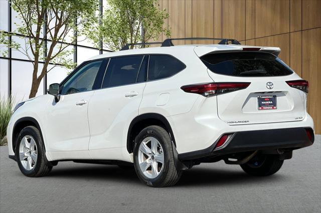2022 toyota highlander le