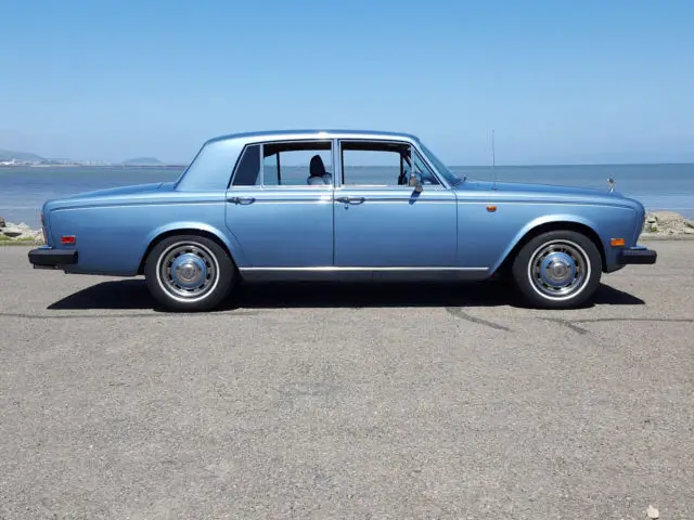 beautiful rare last-year classic 1990 rolls royce silver shadow ii. low reserve!