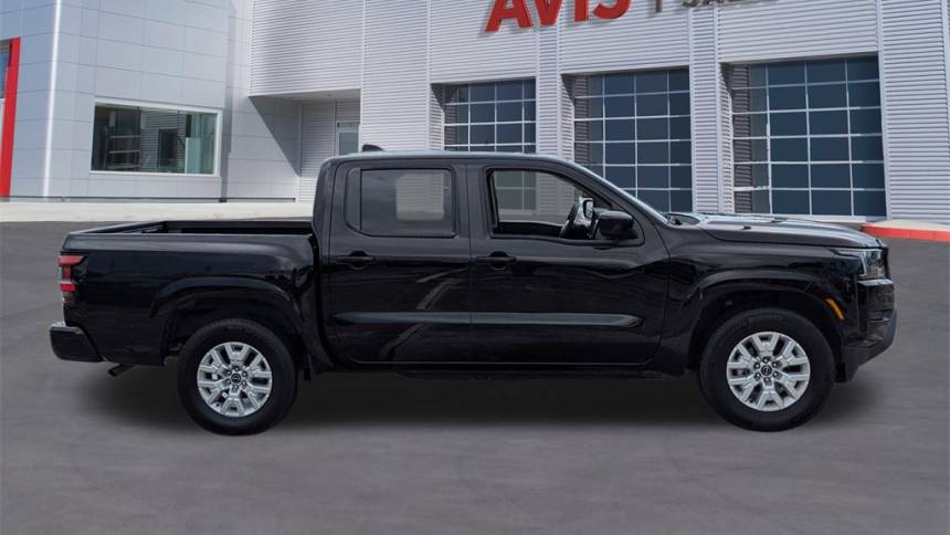 2023 nissan frontier sv