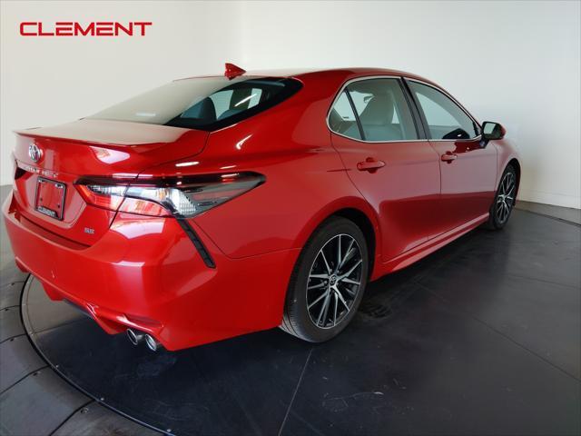 2022 toyota camry se