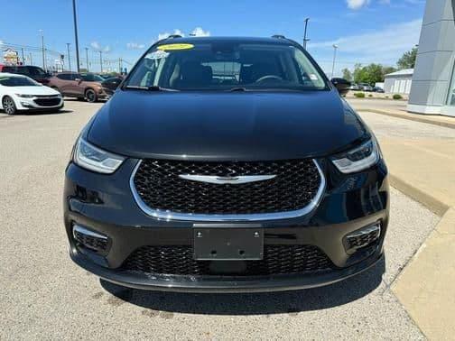 2022 chrysler pacifica touring-l in chester, indiana