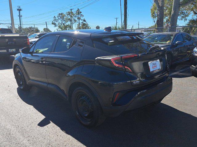 2020 toyota c-hr le