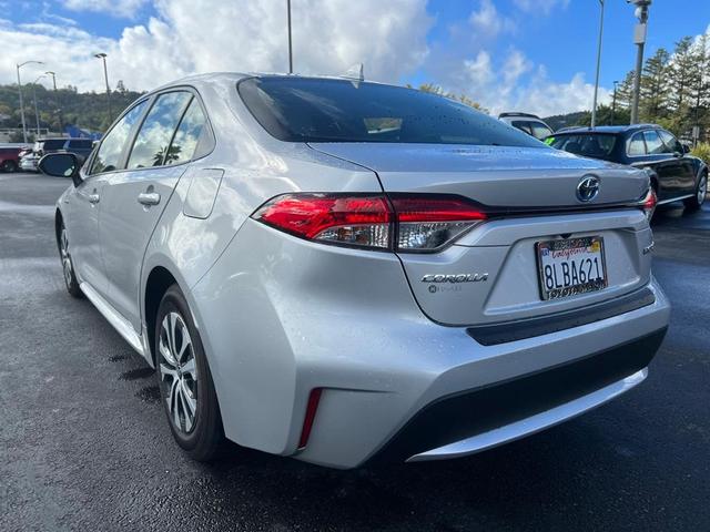 2020 toyota corolla hybrid le