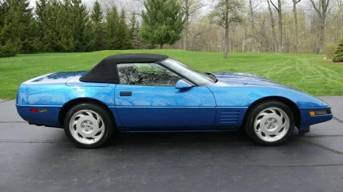 1992 corvette convertible with only 68,560 actual miles! rare quasar blue met
