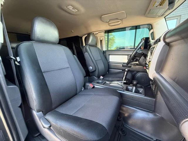 2010 toyota fj cruiser base