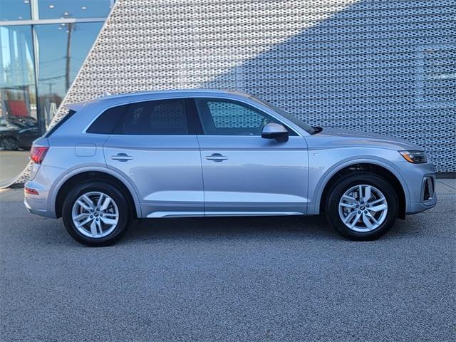 2022 audi q5 45 s line premium