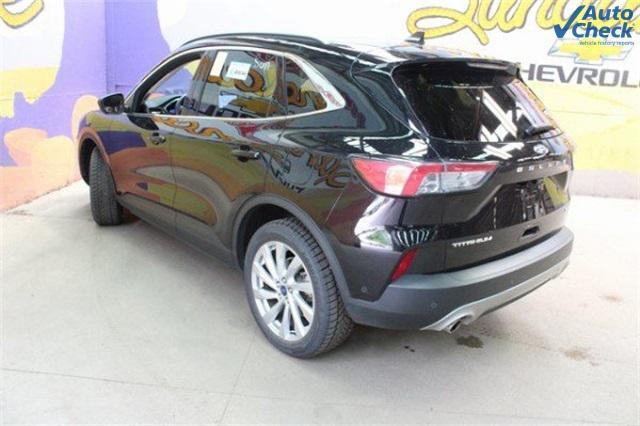 2022 ford escape titanium