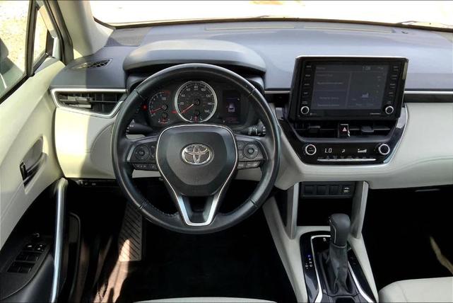 2022 toyota corolla cross le