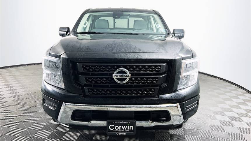 2022 nissan titan sv