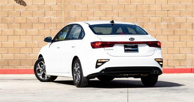 2021 kia forte lxs