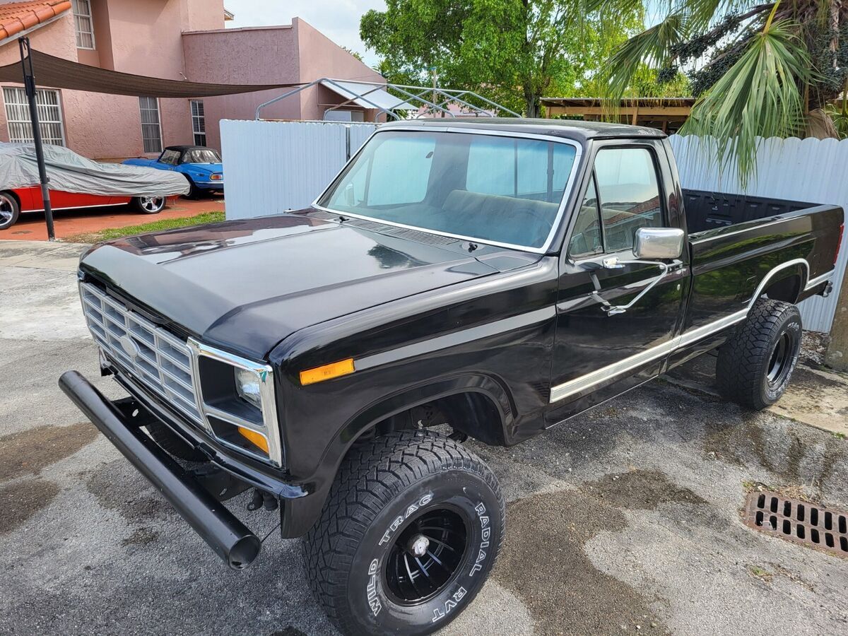1985 ford f-150 pickup truck 4x4