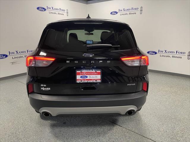 2022 ford escape se