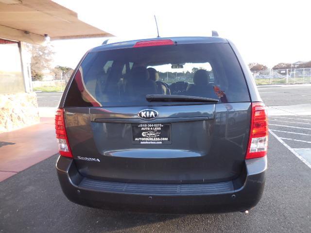 2014 kia sedona lx