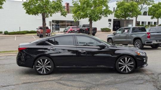2019 nissan altima 2.5 platinum