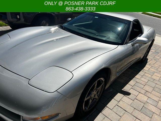 2004 chevrolet corvette base