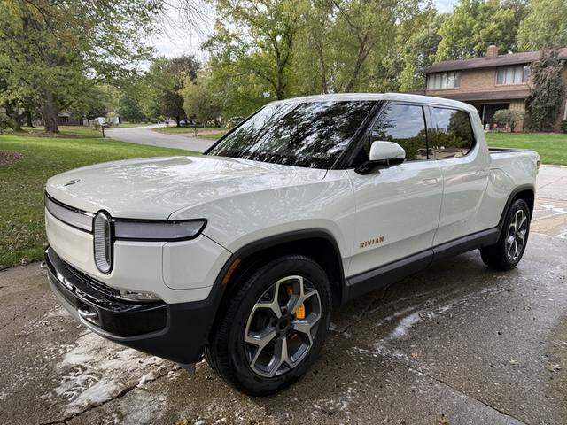 2022 rivian r1t adventure package