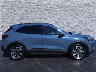 2023 Ford Escape platinum
