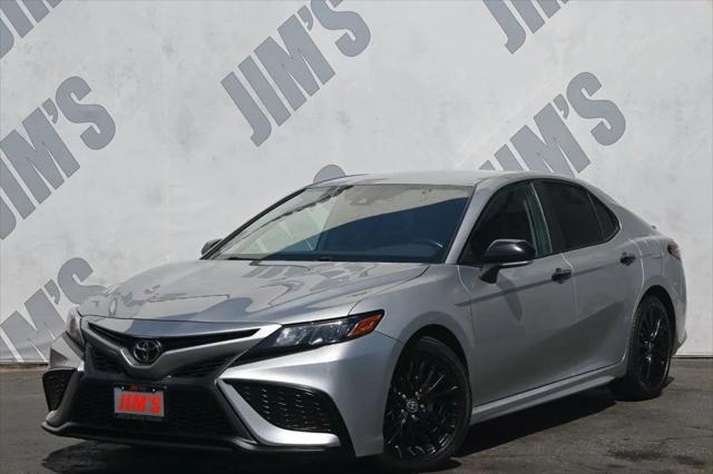 2022 toyota camry se