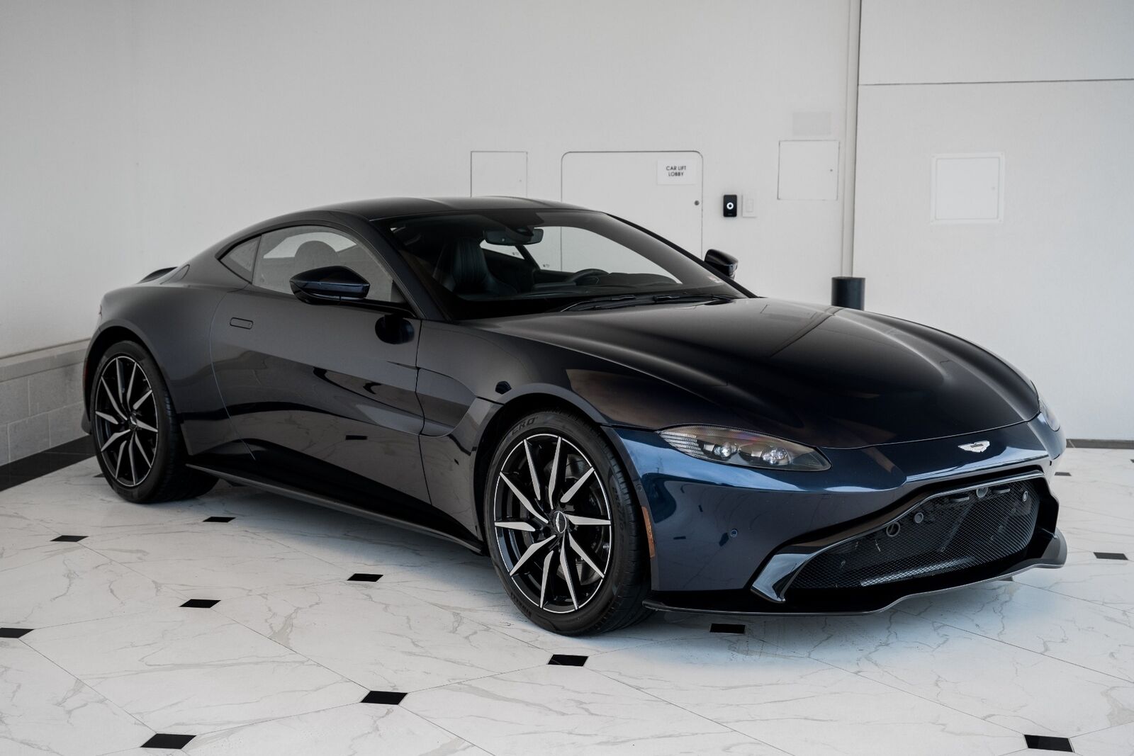 2020 aston martin vantage v8 coupe