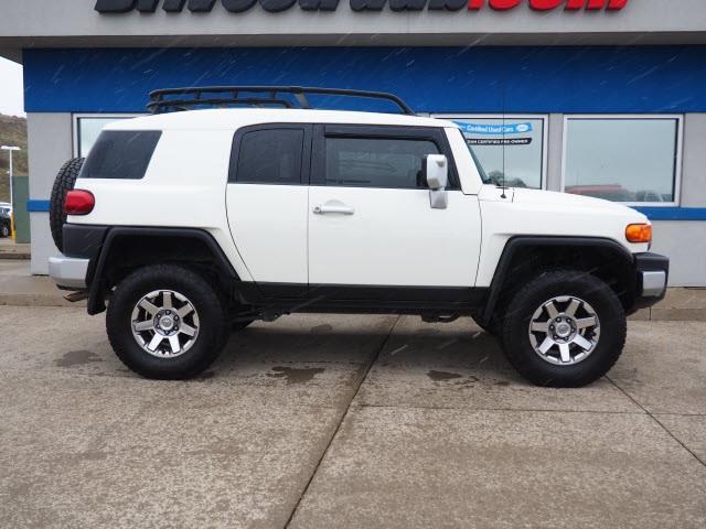 2014 toyota fj cruiser base 4x4 4dr suv 6m for sale in triadelphia, west virginia