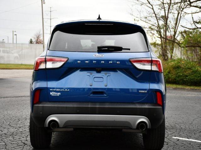 2022 ford escape titanium