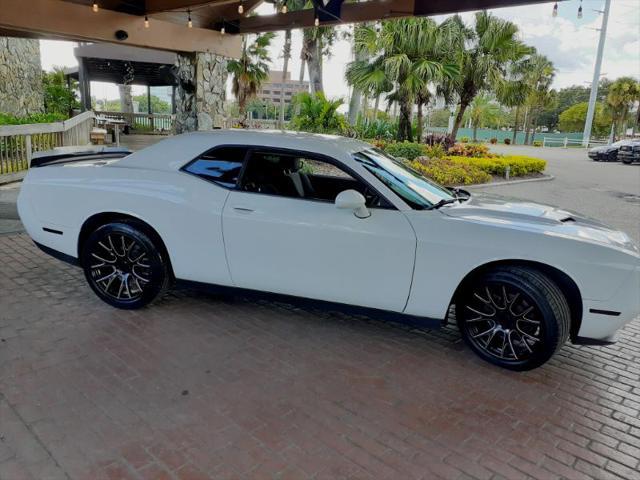 2021 dodge challenger sxt