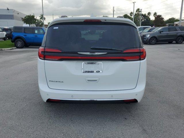 2022 chrysler pacifica touring-l