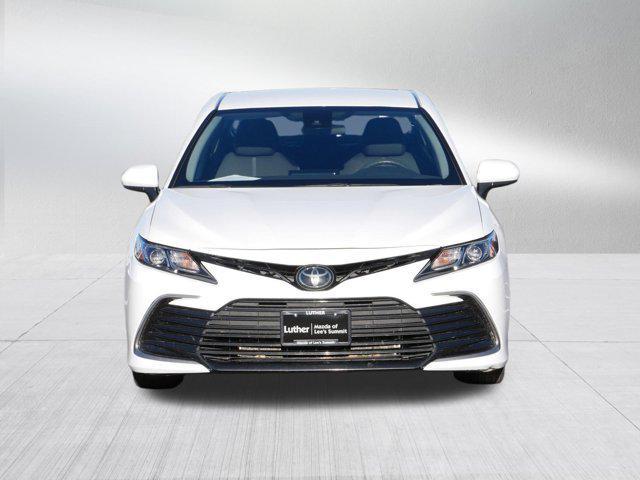 2022 toyota camry le