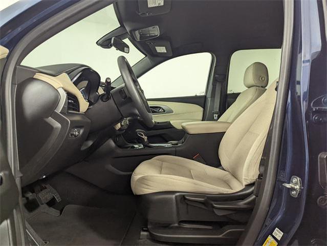 2022 chevrolet traverse ls