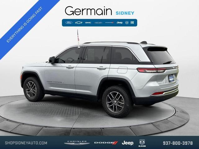2022 jeep grand cherokee laredo