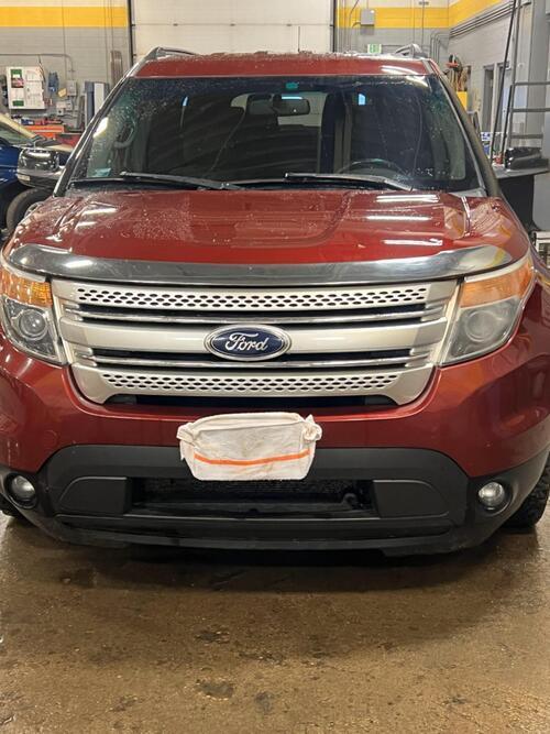 2013 ford explorer xlt 4 wheel drive; 160,000 miles