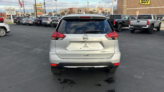 2018 nissan rogue sv