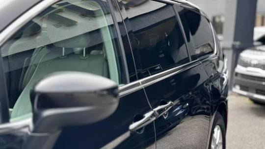 2021 Chrysler Voyager
