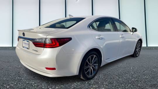 2017 Lexus ES