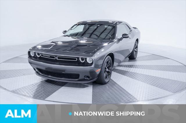 2022 dodge challenger sxt