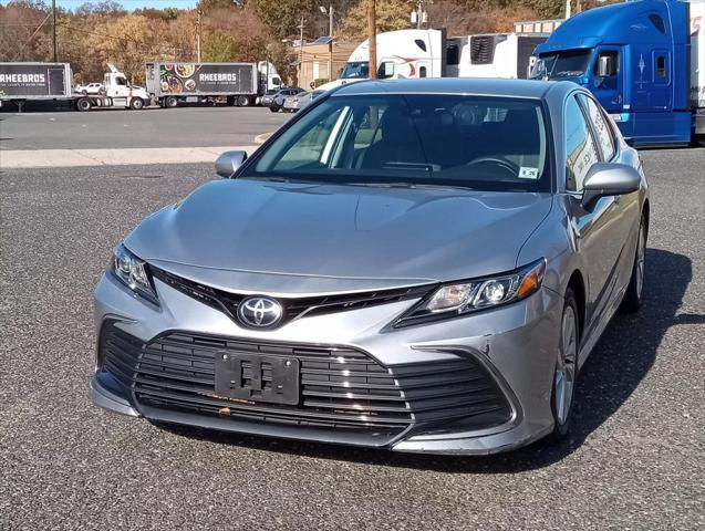 2021 toyota camry le
