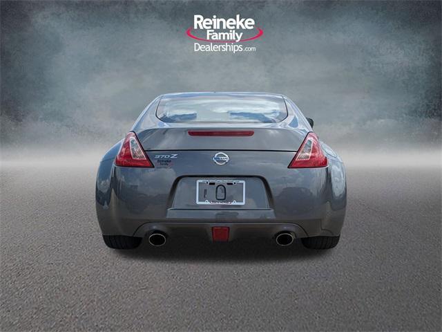 2017 nissan 370z base