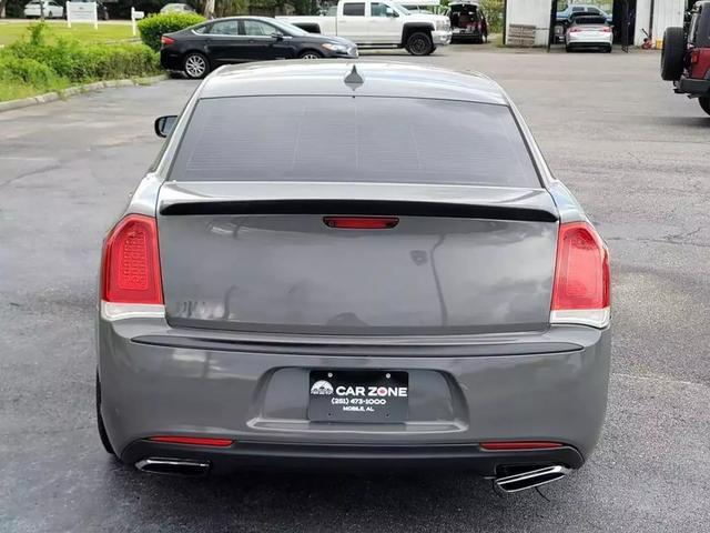 2017 chrysler 300 limited